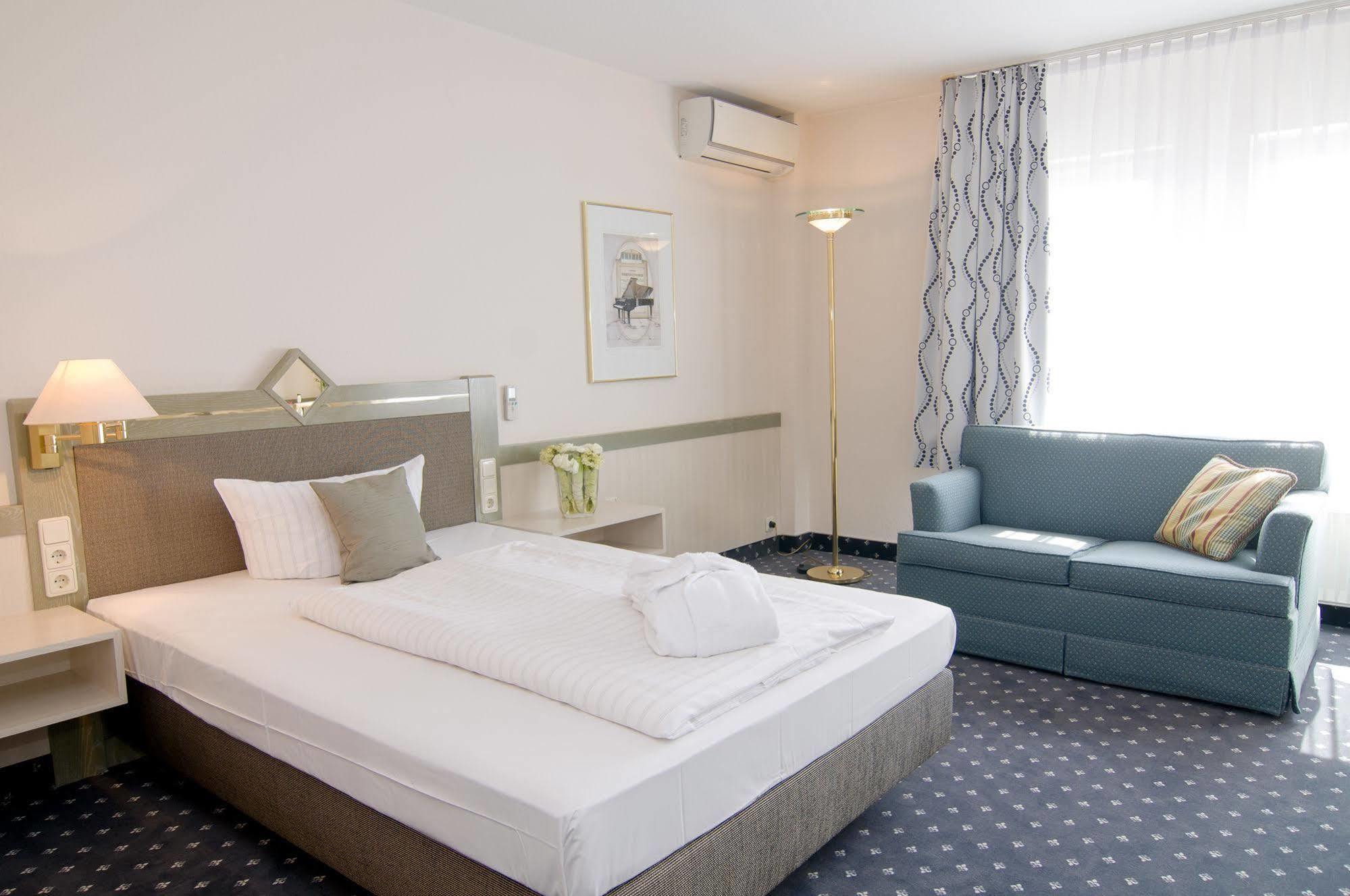 Achat Hotel Reilingen Walldorf ภายนอก รูปภาพ